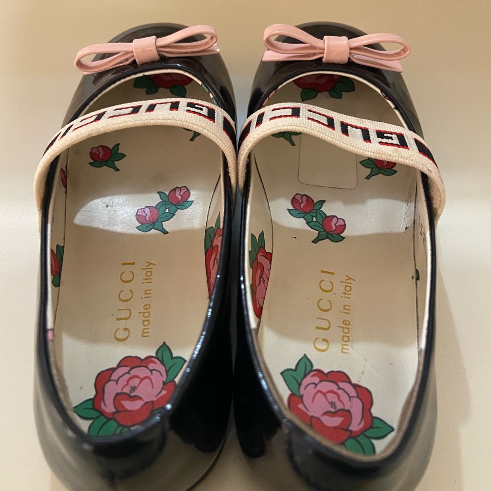 Gucci girls Mary Jane shoe size 24